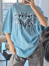 Camiseta estampada con corazón grunge